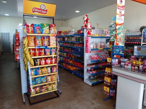Comercial / Sal&atilde;o em Cedral 