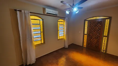 Alugar Casa / Padr&atilde;o em S&atilde;o Jos&eacute; do Rio Preto. apenas R$ 2.500,00