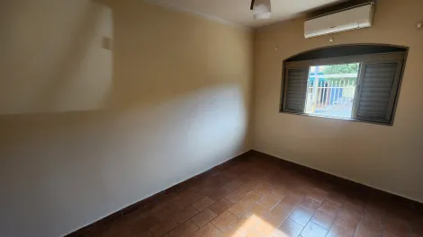 Alugar Casa / Padr&atilde;o em S&atilde;o Jos&eacute; do Rio Preto R$ 2.500,00 - Foto 3