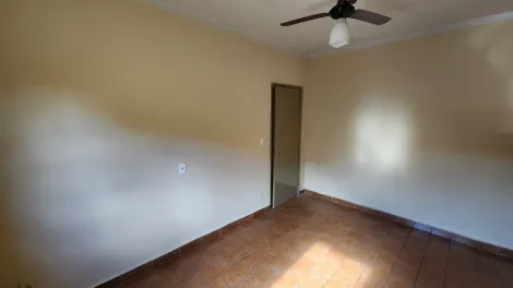 Alugar Casa / Padr&atilde;o em S&atilde;o Jos&eacute; do Rio Preto R$ 2.500,00 - Foto 4
