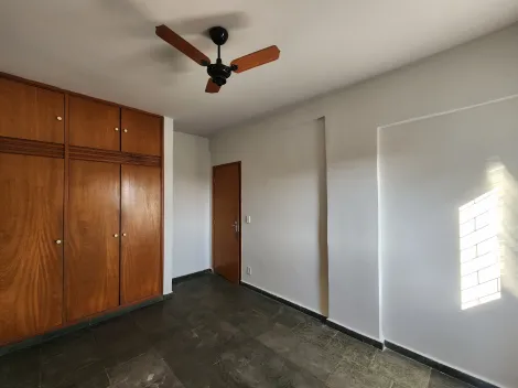 Alugar Apartamento / Padr&atilde;o em S&atilde;o Jos&eacute; do Rio Preto R$ 1.000,00 - Foto 4