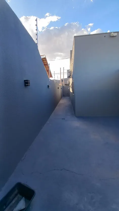 Alugar Casa / Padr&atilde;o em Mirassol R$ 2.000,00 - Foto 4