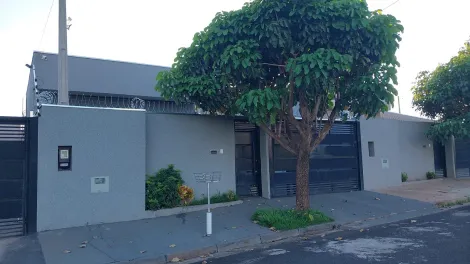 Alugar Casa / Padr&atilde;o em S&atilde;o Jos&eacute; do Rio Preto. apenas R$ 320.000,00