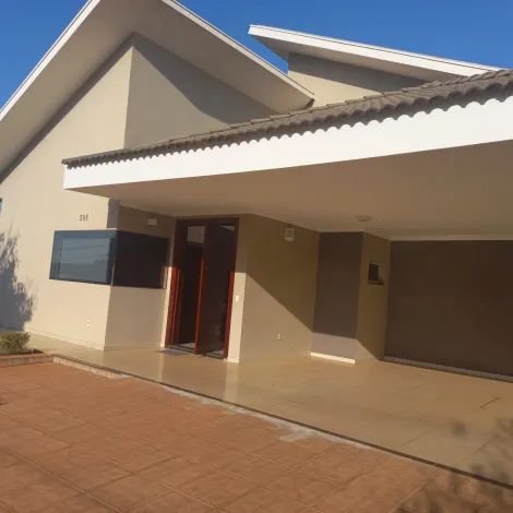 Casa / Condom&iacute;nio em S&atilde;o Jos&eacute; do Rio Preto 