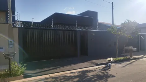 Alugar Casa / Padr&atilde;o em S&atilde;o Jos&eacute; do Rio Preto. apenas R$ 2.900,00