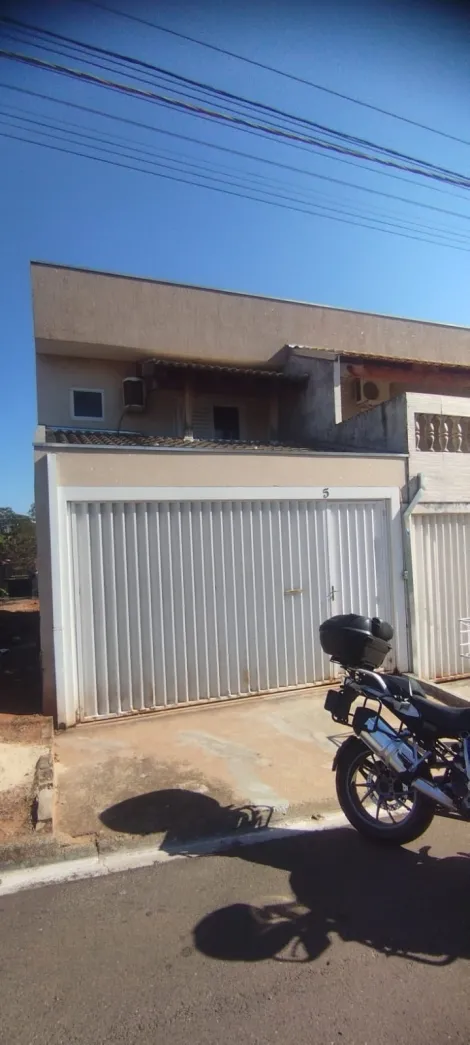 Alugar Casa / Sobrado em Bady Bassitt. apenas R$ 1.400,00