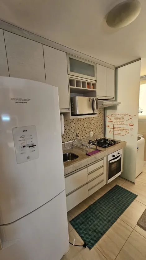 Alugar Apartamento / Padr&atilde;o em S&atilde;o Jos&eacute; do Rio Preto. apenas R$ 240.000,00