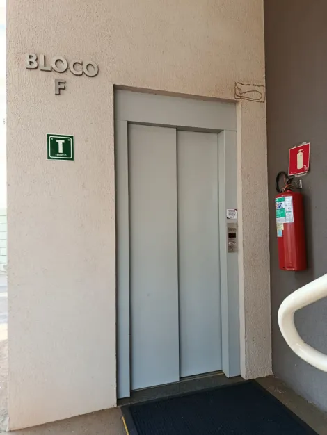 Alugar Apartamento / Padr&atilde;o em S&atilde;o Jos&eacute; do Rio Preto R$ 900,00 - Foto 3