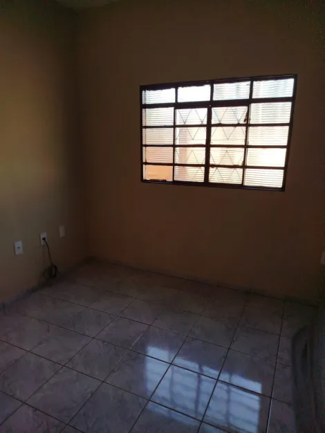 Alugar Casa / Padr&atilde;o em S&atilde;o Jos&eacute; do Rio Preto R$ 1.250,00 - Foto 4