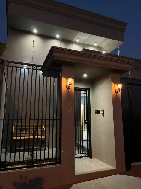 Alugar Casa / Padr&atilde;o em Bady Bassitt. apenas R$ 652.000,00