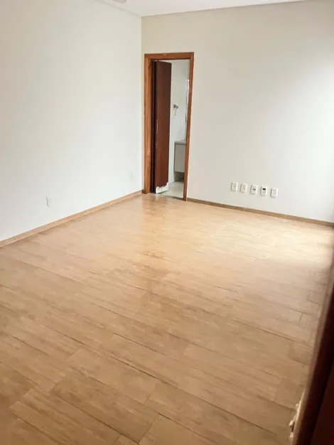 Comprar Casa / Padr&atilde;o em Mirassol R$ 400.000,00 - Foto 4