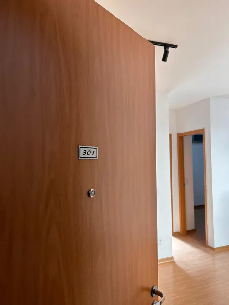 Alugar Apartamento / Padr&atilde;o em S&atilde;o Jos&eacute; do Rio Preto R$ 1.100,00 - Foto 6