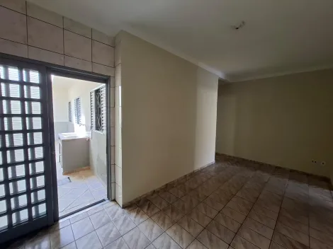 Alugar Casa / Padr&atilde;o em S&atilde;o Jos&eacute; do Rio Preto R$ 1.500,00 - Foto 4