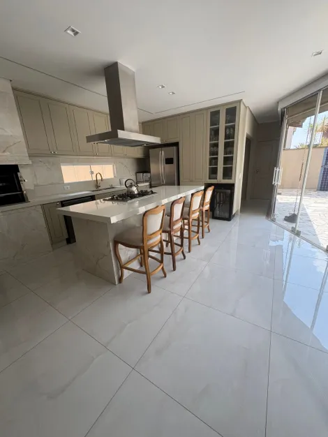 Casa / Condom&iacute;nio em S&atilde;o Jos&eacute; do Rio Preto 