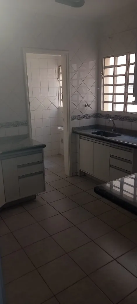 Comprar Apartamento / Padr&atilde;o em Ara&ccedil;atuba R$ 320.000,00 - Foto 3