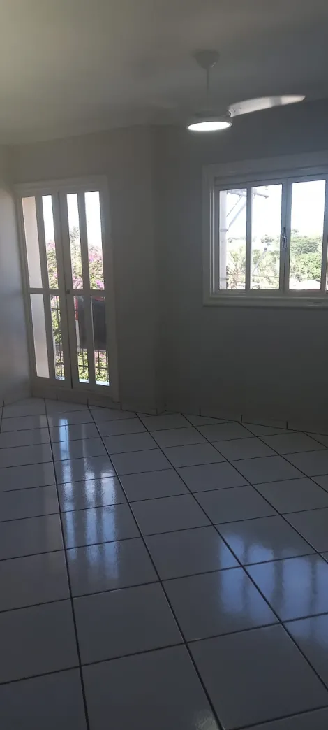 Comprar Apartamento / Padr&atilde;o em Ara&ccedil;atuba R$ 320.000,00 - Foto 2
