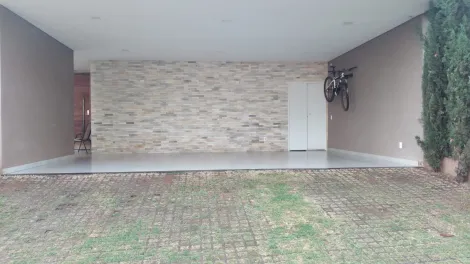 Casa / Sobrado em S&atilde;o Jos&eacute; do Rio Preto 