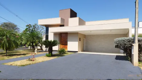 Casa / Condom&iacute;nio em S&atilde;o Jos&eacute; do Rio Preto 