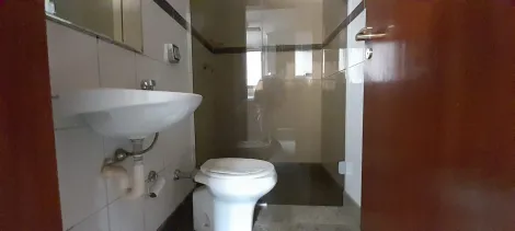 Alugar Apartamento / Padr&atilde;o em S&atilde;o Jos&eacute; do Rio Preto R$ 1.800,00 - Foto 4