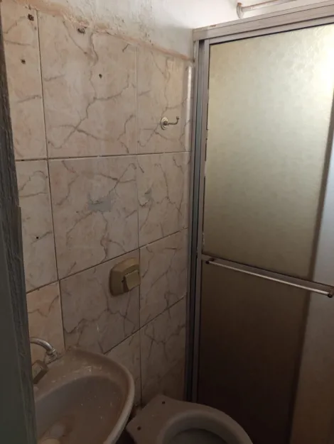 Alugar Casa / Padr&atilde;o em S&atilde;o Jos&eacute; do Rio Preto R$ 1.100,00 - Foto 4