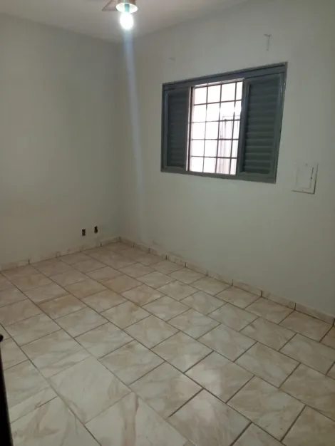 Alugar Casa / Padr&atilde;o em S&atilde;o Jos&eacute; do Rio Preto R$ 1.100,00 - Foto 6
