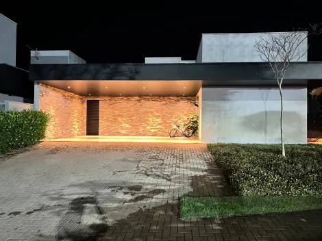 Casa / Condom&iacute;nio em S&atilde;o Jos&eacute; do Rio Preto 