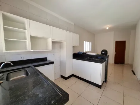 Alugar Casa / Padr&atilde;o em S&atilde;o Jos&eacute; do Rio Preto R$ 1.350,00 - Foto 4