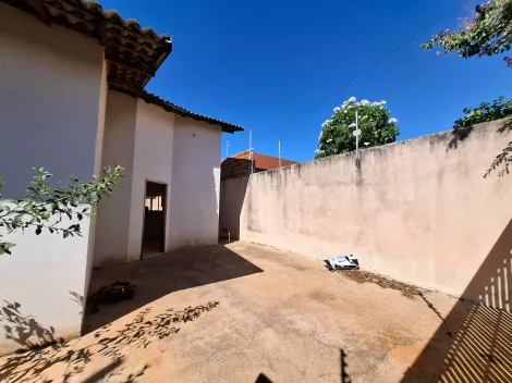 Alugar Casa / Padr&atilde;o em S&atilde;o Jos&eacute; do Rio Preto R$ 1.350,00 - Foto 13