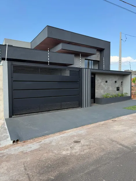 Alugar Casa / Padr&atilde;o em S&atilde;o Jos&eacute; do Rio Preto. apenas R$ 770.000,00