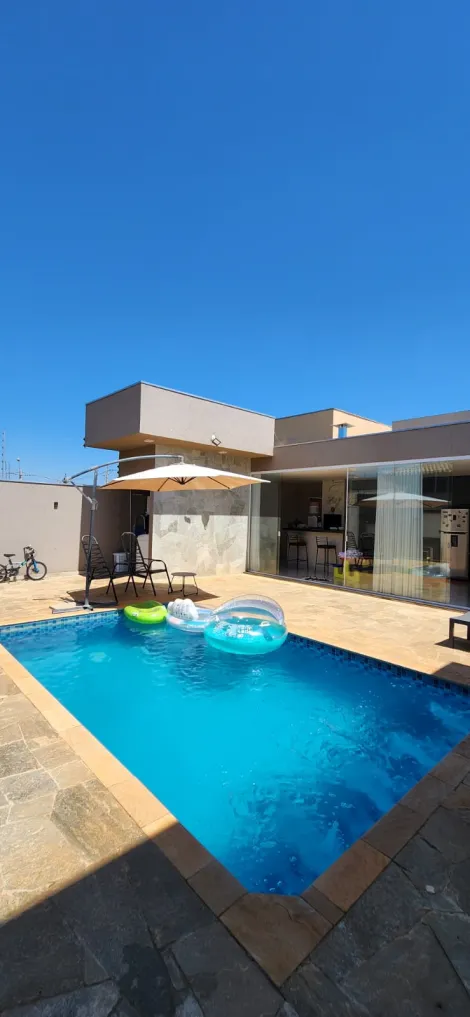 Alugar Casa / Padr&atilde;o em Bady Bassitt. apenas R$ 580.000,00