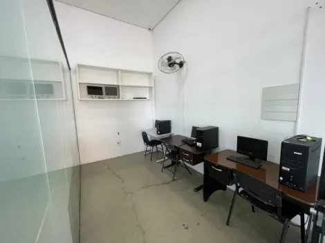 Alugar Comercial / Casa Comercial em Mirassol R$ 14.400,00 - Foto 11