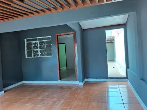 Alugar Casa / Padr&atilde;o em Guapia&ccedil;u R$ 1.100,00 - Foto 2
