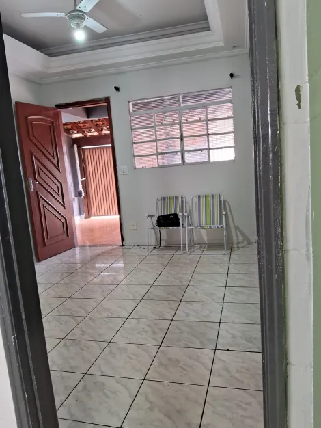 Alugar Casa / Padr&atilde;o em Guapia&ccedil;u R$ 1.100,00 - Foto 4