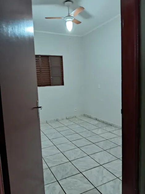 Alugar Casa / Padr&atilde;o em Guapia&ccedil;u R$ 1.100,00 - Foto 7