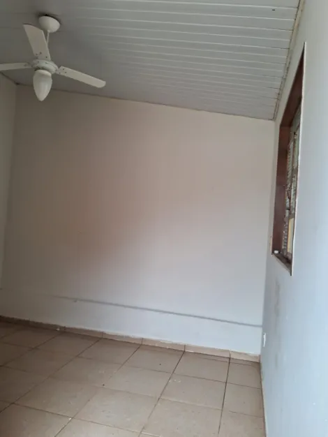 Alugar Casa / Padr&atilde;o em Guapia&ccedil;u R$ 1.100,00 - Foto 8