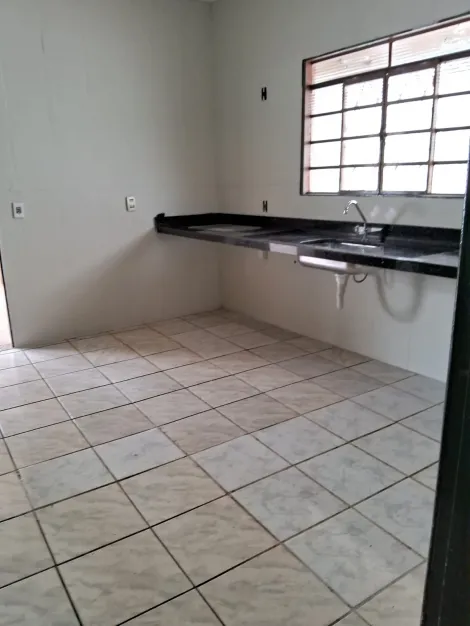 Alugar Casa / Padr&atilde;o em Guapia&ccedil;u R$ 1.100,00 - Foto 13