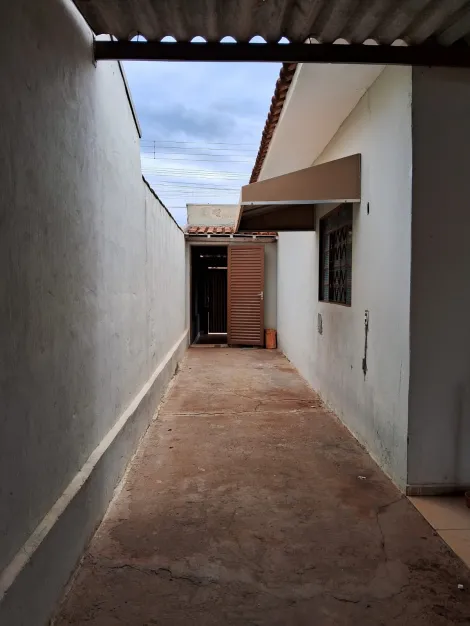 Alugar Casa / Padr&atilde;o em Guapia&ccedil;u R$ 1.100,00 - Foto 19