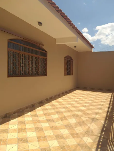 Alugar Casa / Padr&atilde;o em S&atilde;o Jos&eacute; do Rio Preto. apenas R$ 320.000,00