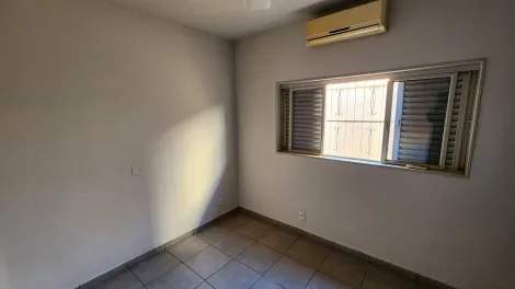 Alugar Casa / Padr&atilde;o em S&atilde;o Jos&eacute; do Rio Preto R$ 2.150,00 - Foto 9