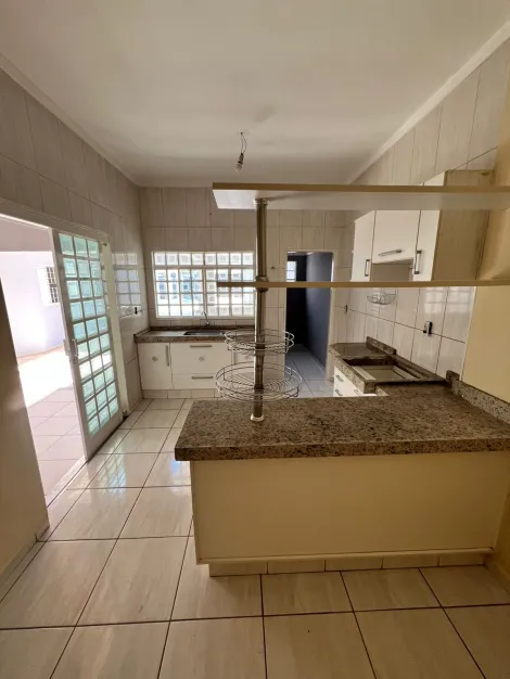 Alugar Casa / Padr&atilde;o em S&atilde;o Jos&eacute; do Rio Preto. apenas R$ 2.000,00