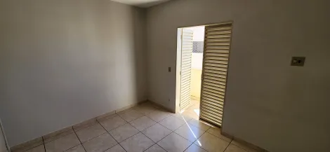 Alugar Apartamento / Padr&atilde;o em S&atilde;o Jos&eacute; do Rio Preto R$ 650,00 - Foto 11