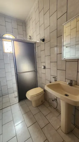 Alugar Casa / Padr&atilde;o em S&atilde;o Jos&eacute; do Rio Preto R$ 1.800,00 - Foto 7