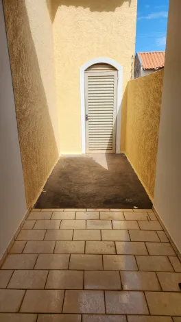 Alugar Casa / Padr&atilde;o em S&atilde;o Jos&eacute; do Rio Preto R$ 1.800,00 - Foto 13
