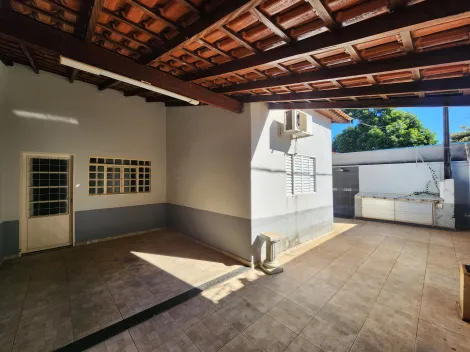 Alugar Casa / Padr&atilde;o em S&atilde;o Jos&eacute; do Rio Preto. apenas R$ 2.500,00