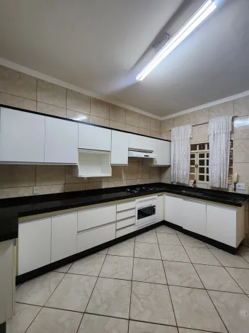 Alugar Casa / Padr&atilde;o em S&atilde;o Jos&eacute; do Rio Preto R$ 2.500,00 - Foto 4