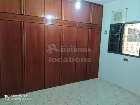 Alugar Casa / Padr&atilde;o em S&atilde;o Jos&eacute; do Rio Preto R$ 1.700,00 - Foto 13