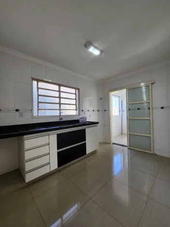 Alugar Apartamento / Padr&atilde;o em S&atilde;o Jos&eacute; do Rio Preto R$ 900,00 - Foto 3