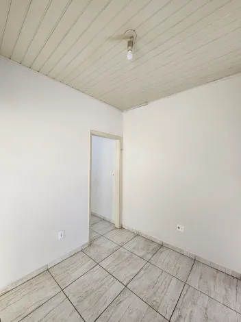 Alugar Casa / Padr&atilde;o em S&atilde;o Jos&eacute; do Rio Preto R$ 1.000,00 - Foto 5