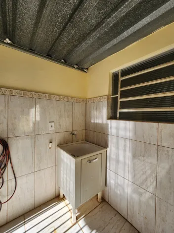 Alugar Casa / Padr&atilde;o em S&atilde;o Jos&eacute; do Rio Preto R$ 1.000,00 - Foto 9
