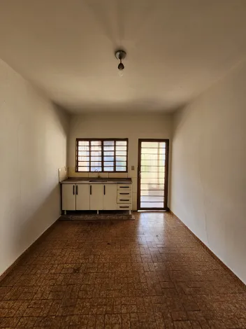 Alugar Casa / Padr&atilde;o em S&atilde;o Jos&eacute; do Rio Preto R$ 1.100,00 - Foto 4